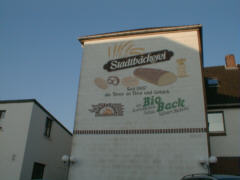 Fotorätsel: Wo macht die Stadtbäckerei hier Werbung? Fotorätsel: Wo macht die Stadtbäckerei hier Werbung?