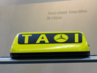 Extra-Taxischild für die Extra-Klasse