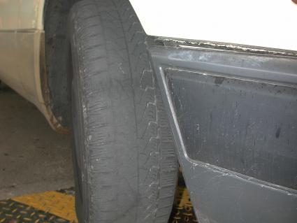 Taxi mit blanken Reifen stillgelegt